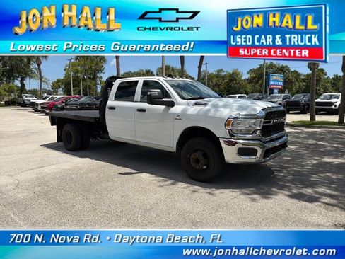 Used 2023 RAM 3500 Tradesman w/ Chrome Appearance Group AWD/4WD image 15
