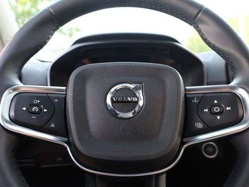 Used 2023 Volvo XC40 B5 Ultimate w/ Protection Package Premier AWD/4WD image 11