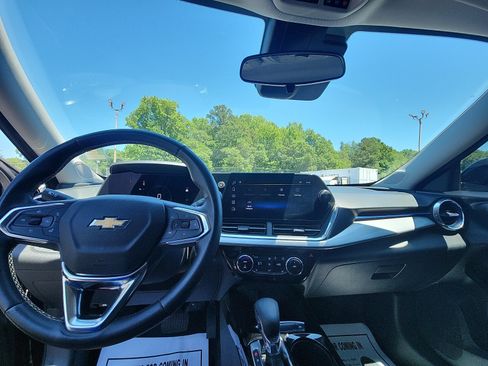 Used 2024 Chevrolet Trax LT w/ Driver Confidence Package FWD image 20