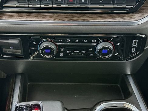 Used 2023 Chevrolet Silverado 1500 LT Trail Boss w/ Convenience Package II AWD/4WD image 18