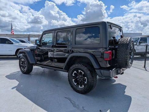 Used 2025 Jeep Wrangler Unlimited Rubicon AWD/4WD image 6