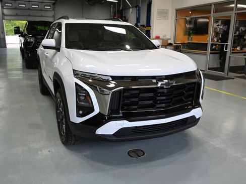 New 2026 Chevrolet Equinox ACTIV w/ Convenience Package III AWD/4WD image 3