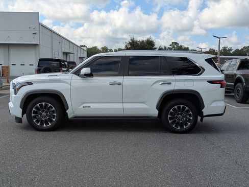 Used 2024 Toyota Sequoia Limited w/ Tow Technology Package AWD/4WD image 6