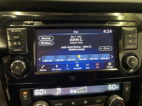 Used 2020 Nissan Rogue SV w/ Premium Package image 27