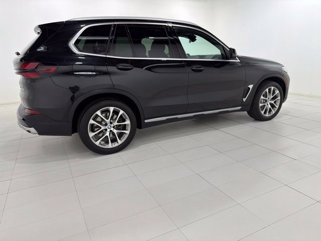 Certified 2024 BMW X5 xDrive40i w/ Parking Assistance Package AWD/4WD image 6