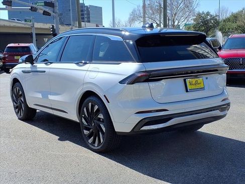 New 2025 Lincoln Nautilus Black Label w/ Jet Appearance Package image 4