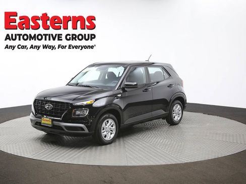 Used 2025 Hyundai Venue SE image 55