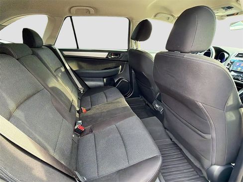 Used 2018 Subaru Outback 2.5i Premium image 28