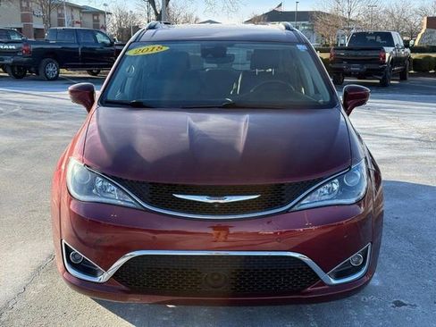 Used 2018 Chrysler Pacifica Touring-L w/ Advanced Safetytec Group image 10