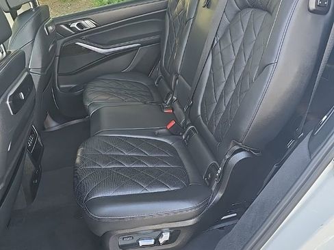 Used 2023 BMW X7 xDrive40i image 27