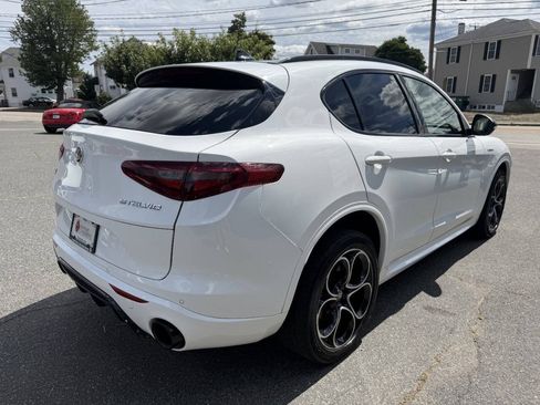 Used 2022 Alfa Romeo Stelvio Veloce AWD/4WD image 9