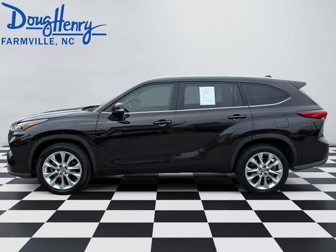 Used 2021 Toyota Highlander Limited FWD image 2