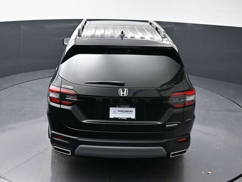 Certified 2025 Honda Pilot Touring image 36