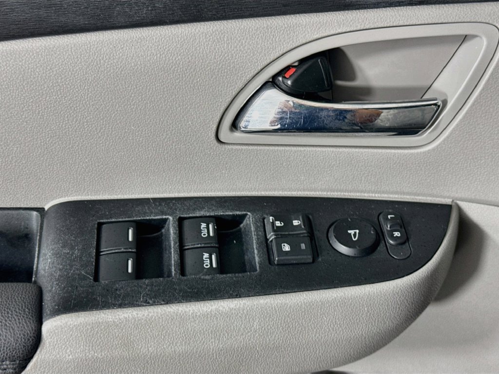 Used 2014 Honda Odyssey EX-L image 22