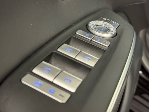 Used 2025 Genesis GV70 2.5T Sport Prestige w/ Sport Prestige Package image 15