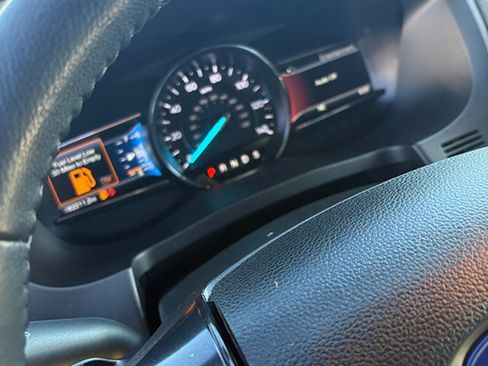 Used 2017 Ford Explorer XLT w/ Equipment Group 202A image 5