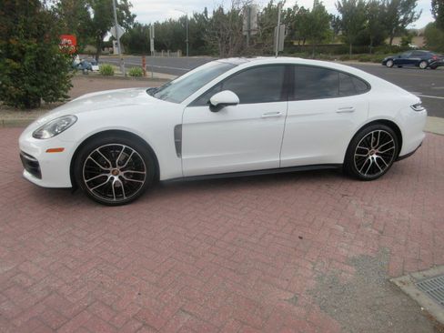 Used 2023 Porsche Panamera Platinum Edition RWD image 4