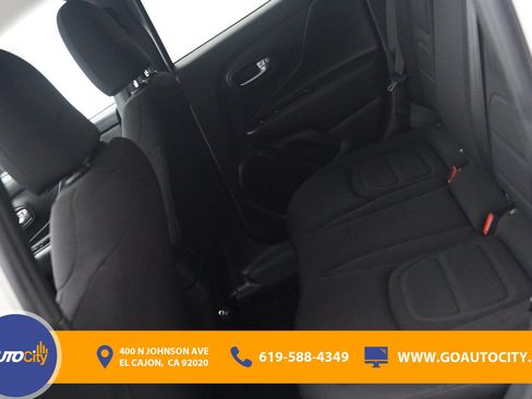 Used 2022 Jeep Renegade Latitude AWD/4WD image 14