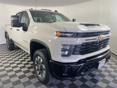 New 2026 Chevrolet Silverado 2500 Custom w/ Custom Value Package AWD/4WD image 1