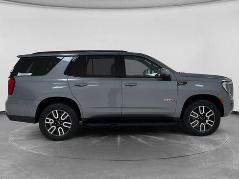 Used 2022 GMC Yukon AT4 AWD/4WD image 2