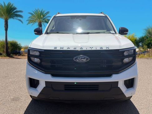 Certified 2025 Ford Expedition Active AWD/4WD image 8