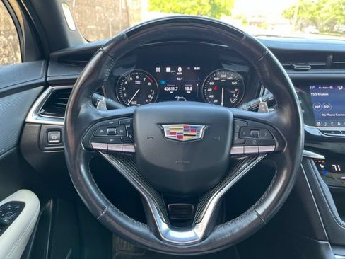 Used 2023 Cadillac XT6 Sport w/ Technology Package AWD/4WD image 28