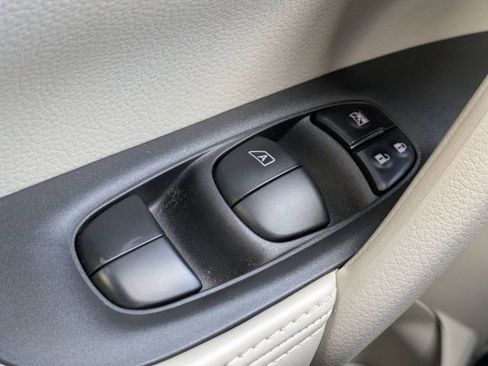 Used 2022 Nissan Rogue Sport SL w/ Premium Package image 20