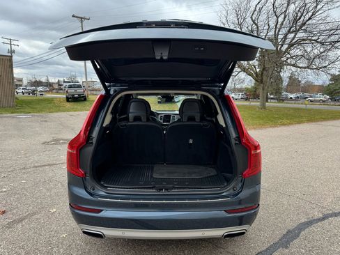 Used 2021 Volvo XC90 T6 Momentum w/ Protection Package Premier image 40