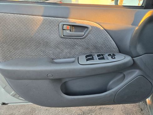 Used 2000 Toyota Camry LE image 9