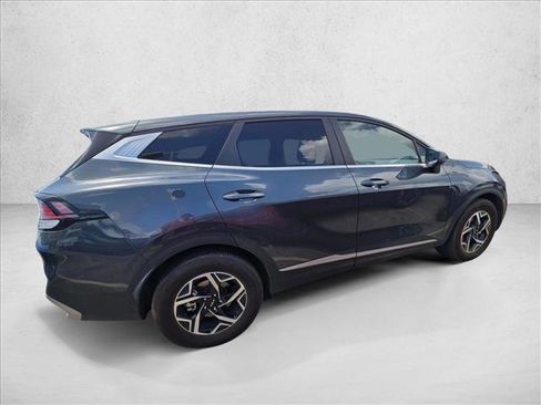 Used 2025 Kia Sportage LX image 4