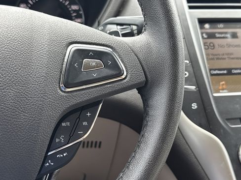 Used 2018 Lincoln MKC Premiere FWD image 15
