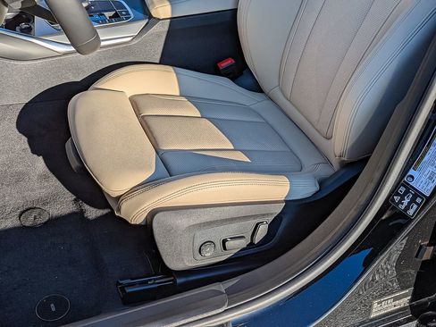 New 2026 BMW 330i xDrive Sedan image 13