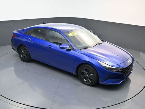 Certified 2023 Hyundai Elantra SEL image 13