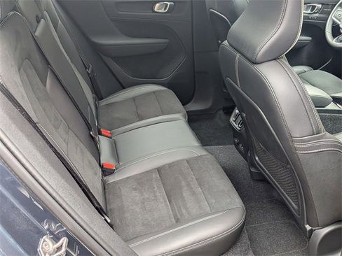 Used 2022 Volvo XC40 P8 Recharge Ultimate image 25