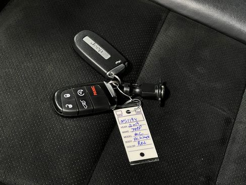 Used 2019 Jeep Grand Cherokee Altitude AWD/4WD image 38