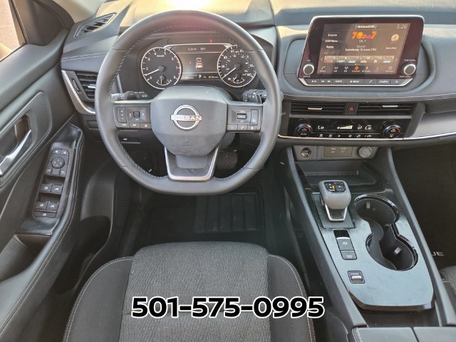 Used 2025 Nissan Rogue SV FWD image 12