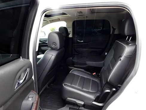 Used 2022 GMC Acadia Denali w/ Denali Ultimate Package image 13