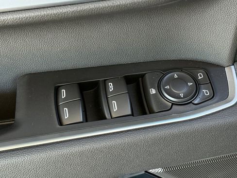 Used 2026 GMC Sierra 1500 SLE image 13