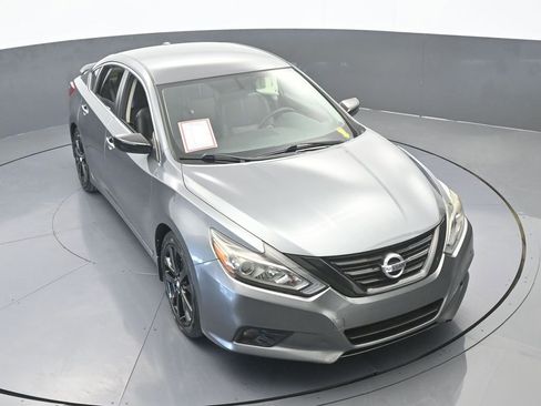 Used 2018 Nissan Altima 2.5 SR w/ SR Midnight Edition image 55