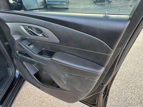 Used 2019 Chevrolet Traverse LT image 16
