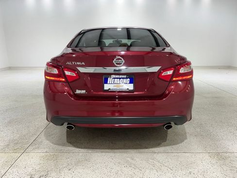Used 2016 Nissan Altima 2.5 S w/ Power Driver Seat Package FWD image 4