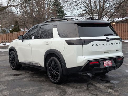 Used 2022 Nissan Pathfinder Platinum w/ Cargo Package image 8