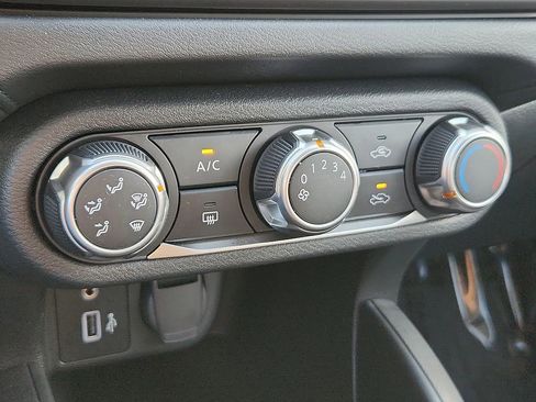 Certified 2025 Nissan Versa S w/ Trunk Package image 16