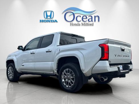 Used 2024 Toyota Tacoma Limited w/ Limited Package (LT) image 5