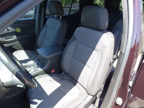 Used 2022 Chevrolet Traverse LT FWD image 8