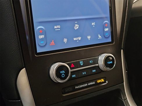 Used 2021 Ford Edge SEL w/ Cargo Accessory Package image 28