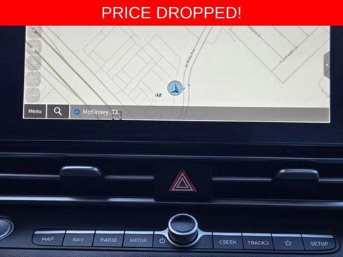 Used 2023 Hyundai Elantra Limited FWD image 16