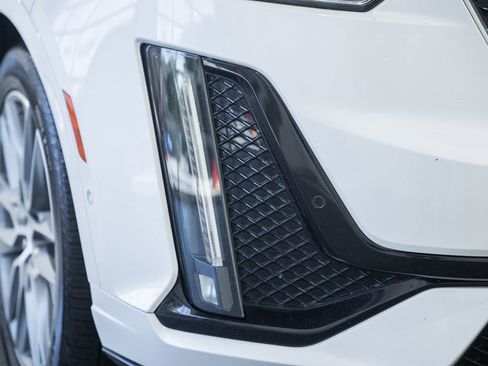 Used 2020 Cadillac XT6 Sport w/ Platinum Package AWD/4WD image 18