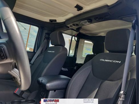 Used 2016 Jeep Wrangler Unlimited Rubicon w/ Connectivity Group AWD/4WD image 13