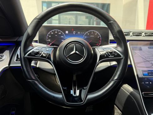 Used 2022 Mercedes-Benz S 500 4MATIC w/ AMG Line Package image 15